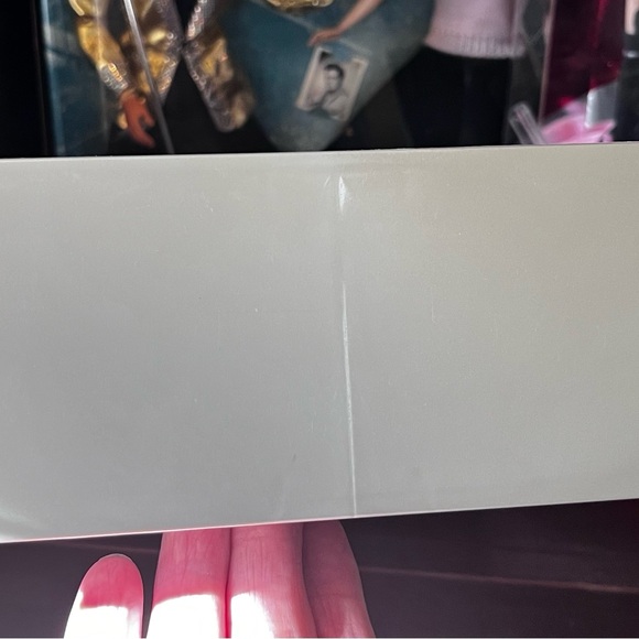 Audrey Hepburn collectible doll NIB - Picture 6 of 7